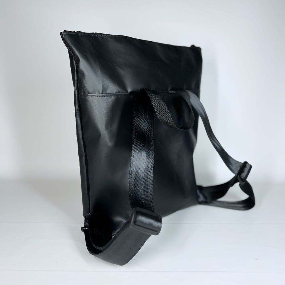 Fraenck x WWF Rugtas - upcycled vegan leer