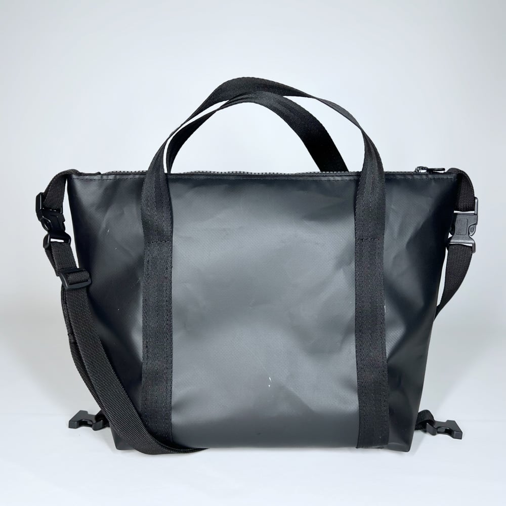 Fraenck x WWF Schoudertas - upcycled vegan leer