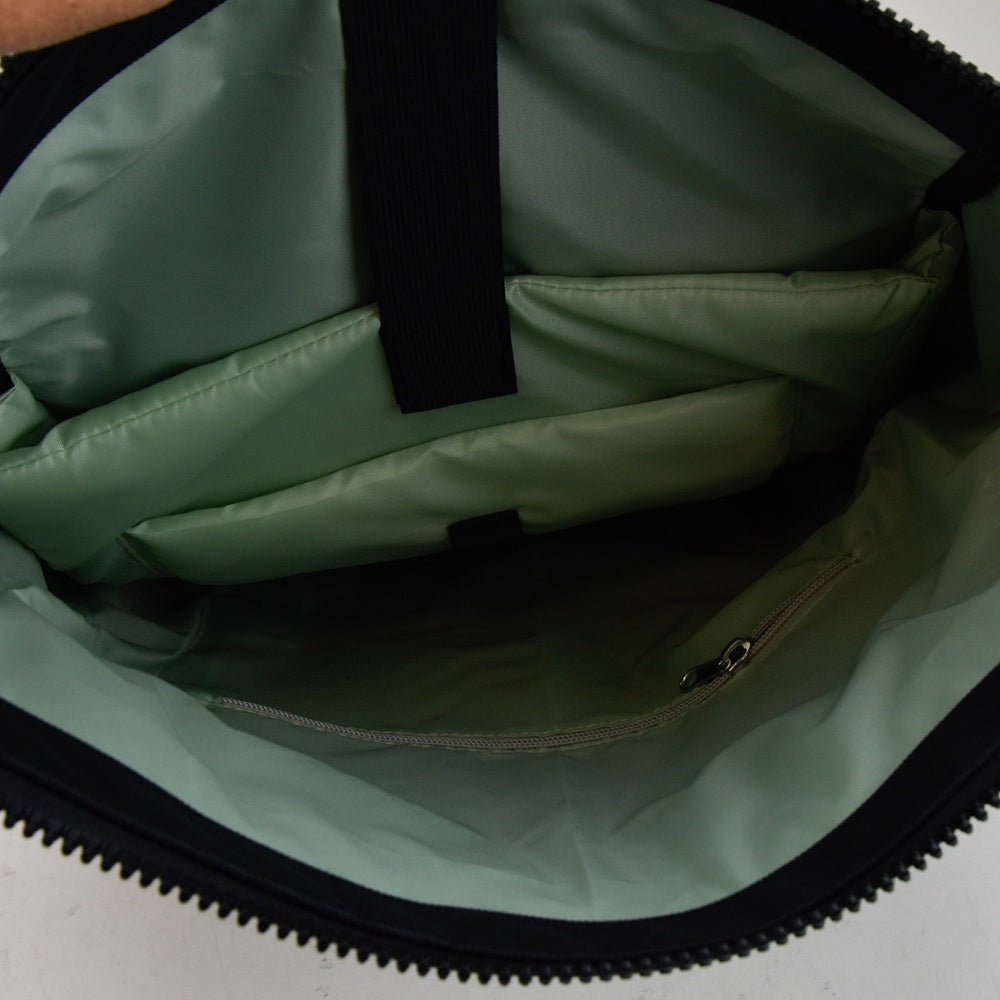 Rolltop rugzak olijfgroen met meerdere vakken en WWF logo