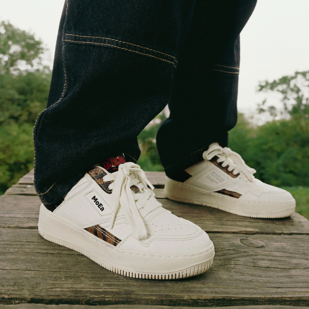 MoEa x WWF sneakers Gen1 Palm Wit met Tijgerprint kids sfeer WWF-Webshop