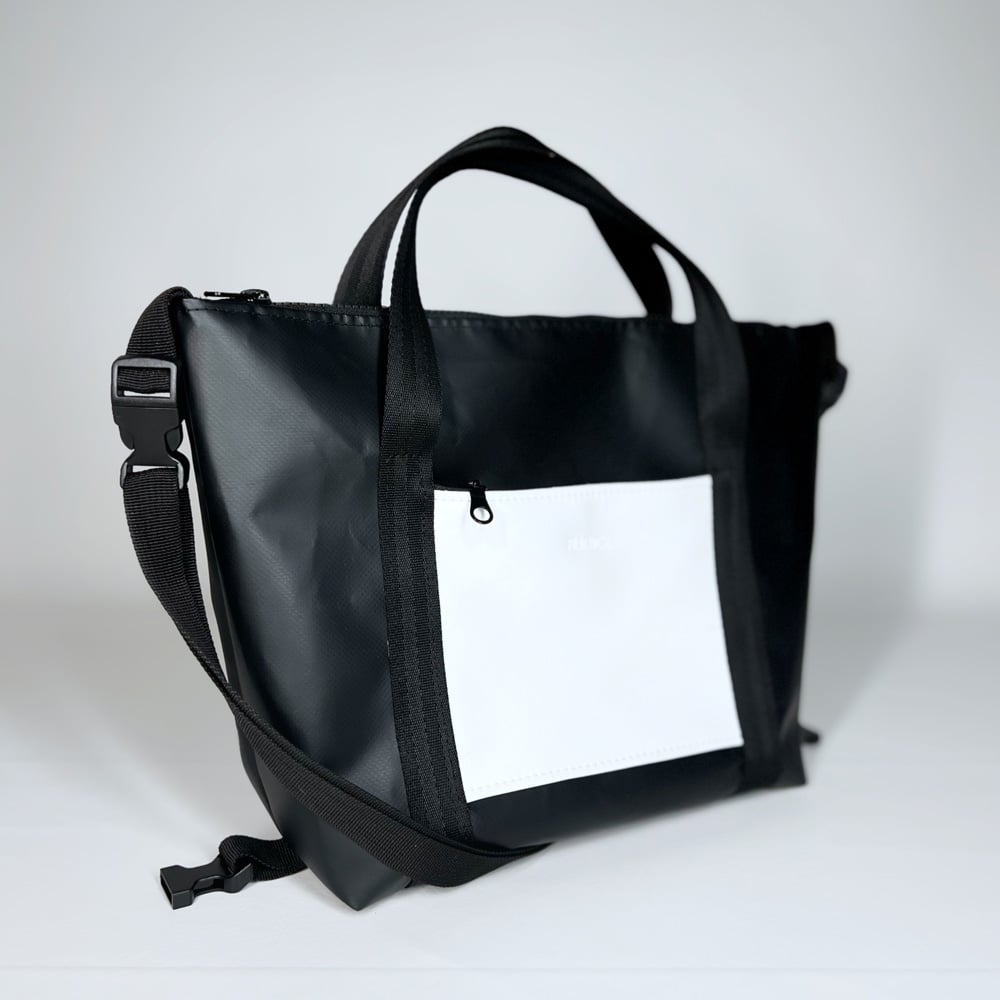 Fraenck x WWF Schoudertas - upcycled vegan leer