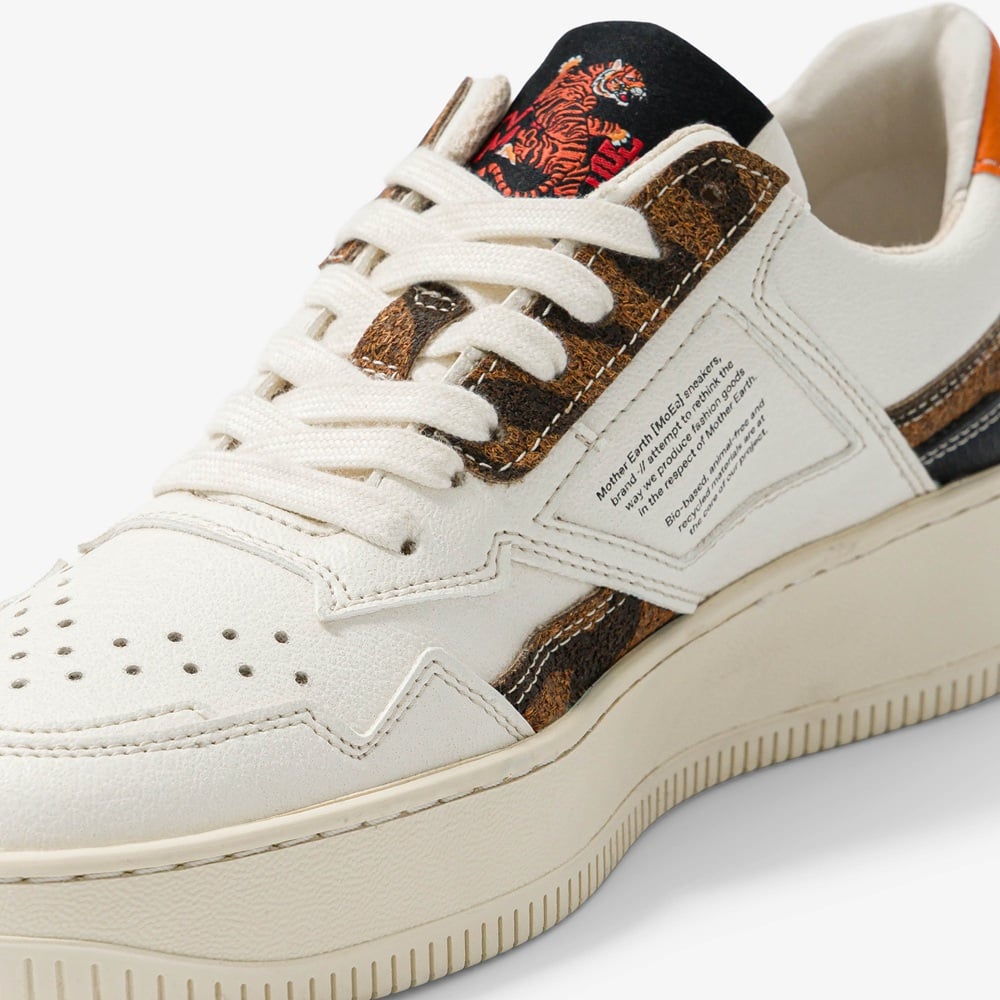 MoEa x WWF Gen1 Sneakers van palm - Wit met tijgerprint
